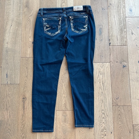 Miss Me Mid Rise Easy Skinny Denim - Picture 6 of 9